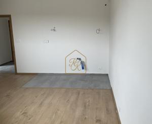 NA PREDAJ – ÚTULNÁ, ATYPICKÁ GARSÓNKA V SRDCI NITRY