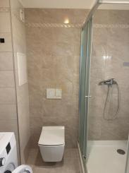 ZNÍŽENÁ CENA– 1-i BYT S BALKÓNOM A PIVNICOU – CENTRUM NITRY