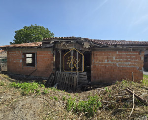 Hrubá stavba 5izbového rodinného domu + pozemok 606m2