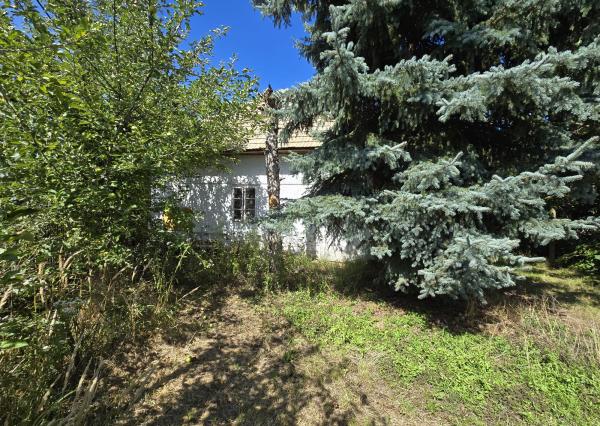 EXKLUZÍVNE - Rodinný dom - Dulovce - pozemok 1951m2