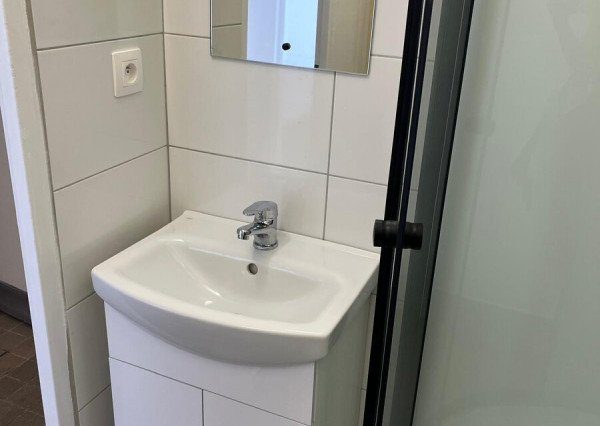 EXKLUZÍVNA PONUKA – 2-izbový byt s 3 balkónmi v centre Nitry