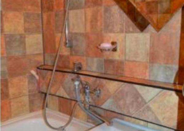 Na predaj 2-i byt s terasou okolo bytu priamo v centre Nitry