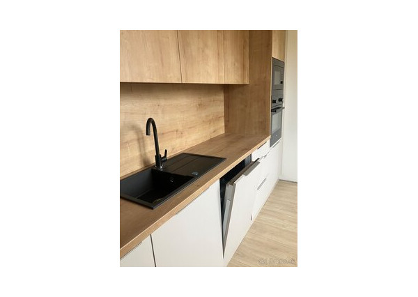 Na  predaj zrekonštr. 3-i byt v centre mesta Nitra,Párovská