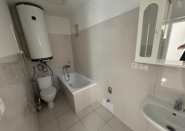 2,5 IZBOVÝ BYT - PREZÁHRADKA • POVALA • TERASA • PARKOVANIE