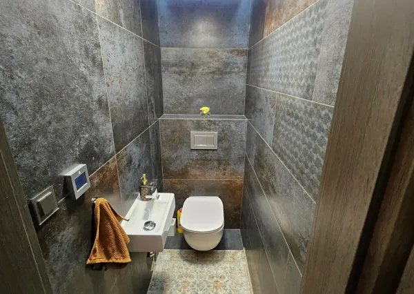 3-IZBOVÝ BYT S TERASOU A GARÁŽOVÝM STÁTÍM V KOMPLEXE AGRIA