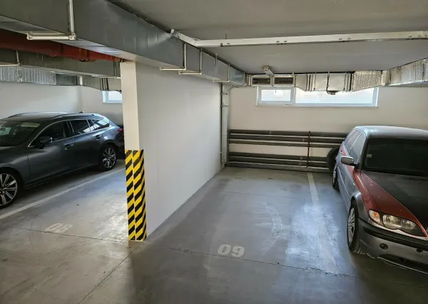 3-IZBOVÝ BYT S TERASOU A GARÁŽOVÝM STÁTÍM V KOMPLEXE AGRIA