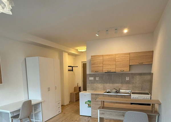 INVESTIČNÝ 1-i byt V CENTRE NITRY  S BALKÓNOM–  S NÁJOMNÍKOM