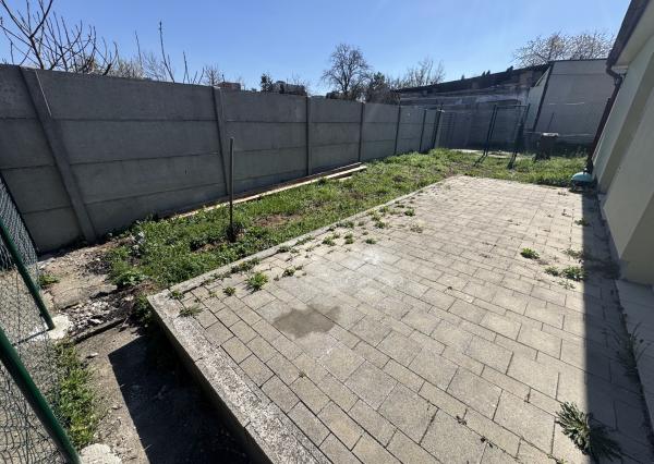 ZNÍŽENÁ CENA 2,5 I BYTU V DOME-TERASA,ZÁHRADA,PARKOVANIE