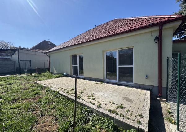 ZNÍŽENÁ CENA 2,5 I BYTU V DOME-TERASA,ZÁHRADA,PARKOVANIE