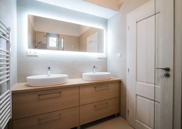3 izbovy byt,100 m2, veľká pivnica, súkromné parkovanie