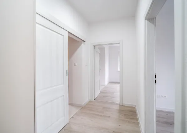 3 izbovy byt,100 m2, veľká pivnica, súkromné parkovanie