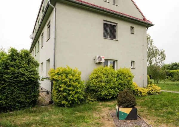 3 izbovy byt,100 m2, veľká pivnica, súkromné parkovanie