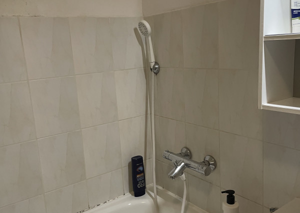 Zariadený 2-izbový byt s balkónom, klimatiz. a  pivnicou