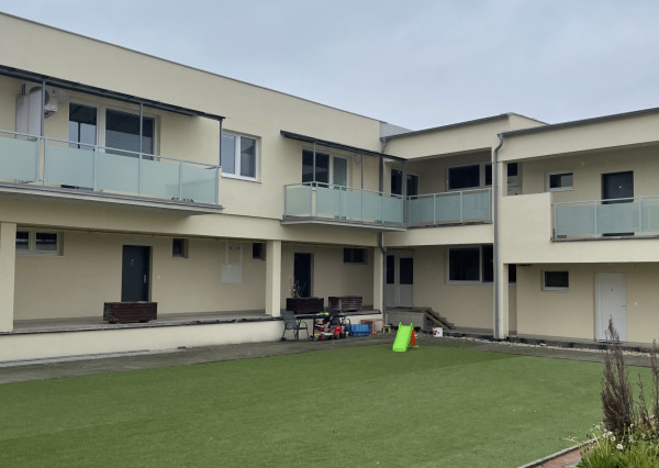 ZNÍŽENÁ CENA - garsónka v centre Nitry s balkónom a pivnicou