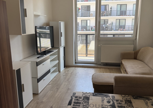„NOVOSTAVBA – CENTRUM NITRY – VEĽKÝ BALKÓN – INVESTIČNÝ BYT“