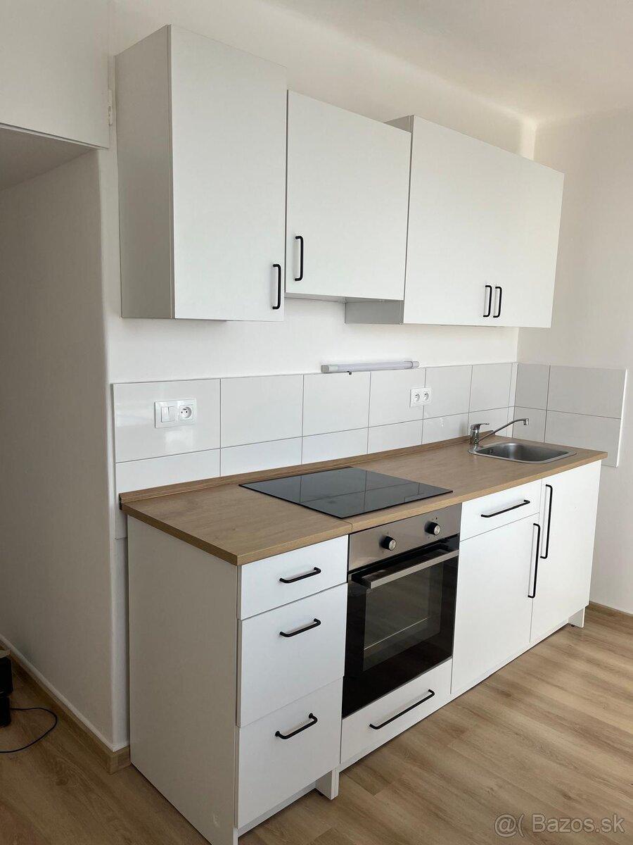 EXKLUZÍVNA PONUKA – 2-izbový byt s 3 balkónmi v centre Nitry