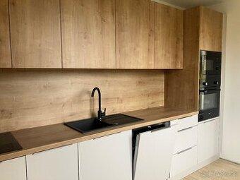 Na  predaj zrekonštr. 3-i byt v centre mesta Nitra,Párovská