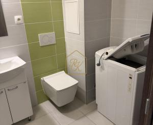 PRENÁJOM V CENTRE NITRY – 1-I BYT S BALKÓNOM A PARKOVANÍM