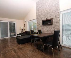 Exkluzívne na predaj - luxusný rodinný dom v Nitre na Šúdoli