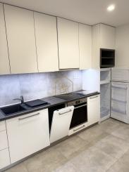 Prenájom veľkého 1-i bytu, 84 m2,v dome s parkovacím miestom