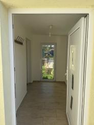 Predaj zrekonštr. 2,5 i bytu v rodinnom dome s parkovaním