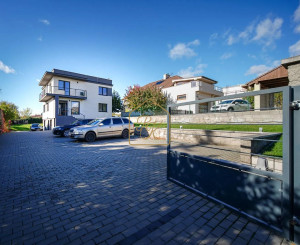 Prenájom 3ibyt s klimatiziáciou,veľkým balkónom a parkovaním