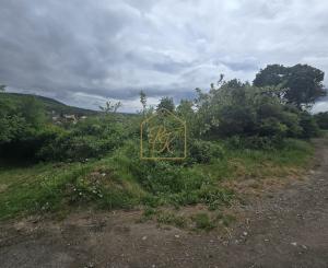 EXKLUZÍVNE - predaj stavebného pozemku - Kosihovce 1323m2