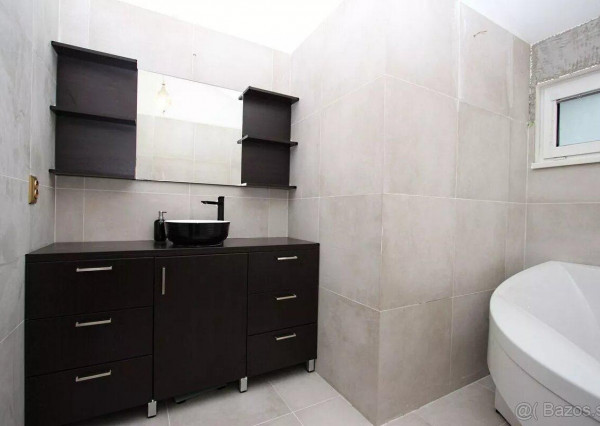 Exkluzívne na predaj - luxusný rodinný dom v Nitre na Šúdoli