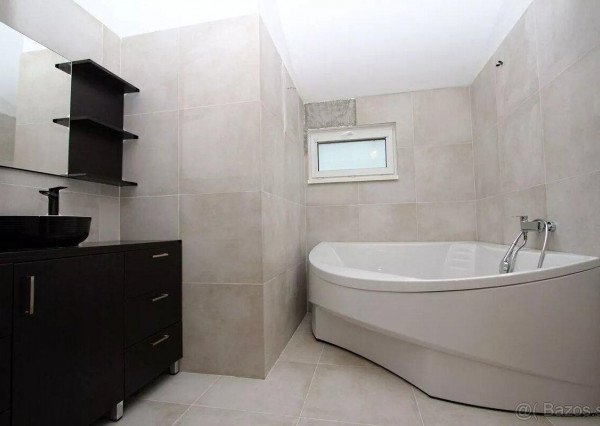 Exkluzívne na predaj - luxusný rodinný dom v Nitre na Šúdoli