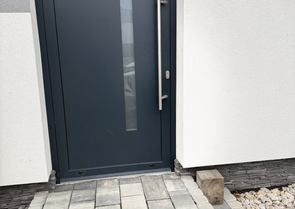 Prenájom veľkého 1-i bytu, 84 m2,v dome s parkovacím miestom