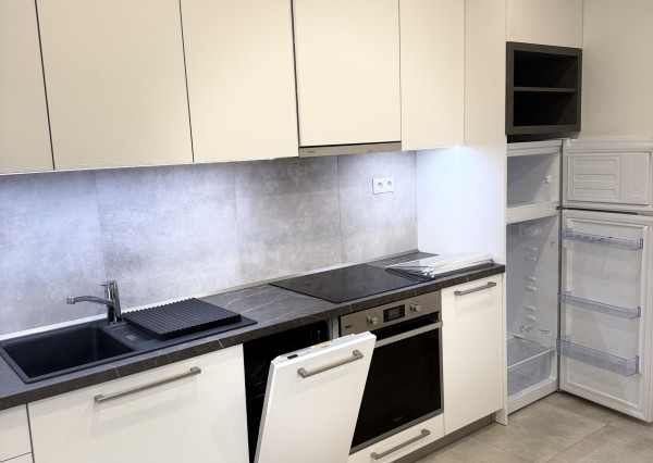 Prenájom veľkého 1-i bytu, 84 m2,v dome s parkovacím miestom