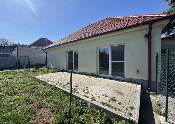 Predaj zrekonštr. 2,5 i bytu v rodinnom dome s parkovaním