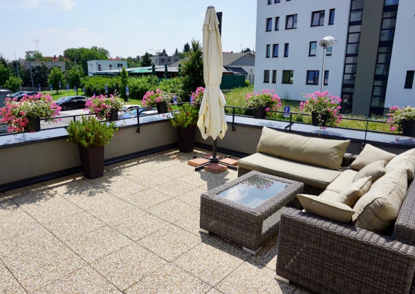 NA PRENÁJOM  ŠTÝLOVÝ 2-i BYT S  TERASOU A PARKOVACÍM MIESTOM