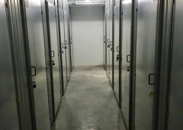 NA PRENÁJOM  ŠTÝLOVÝ 2-i BYT S  TERASOU A PARKOVACÍM MIESTOM