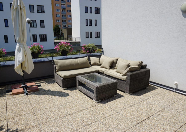 NA PRENÁJOM  ŠTÝLOVÝ 2-i BYT S  TERASOU A PARKOVACÍM MIESTOM