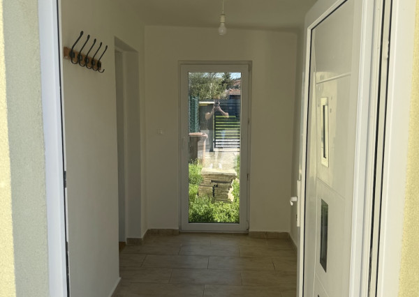 ZNÍŽENÁ CENA 2,5 I BYTU V DOME-TERASA,ZÁHRADA,PARKOVANIE