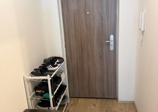 INVESTIČNÝ 1-i byt V CENTRE NITRY S BALKÓNOM– S NÁJOMNÍKOM