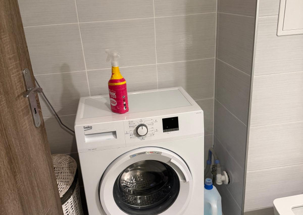 INVESTIČNÝ 1-i byt V CENTRE NITRY S BALKÓNOM– S NÁJOMNÍKOM