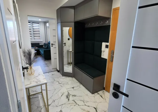 VALITNE ZREKONŠTRUOVANÝ 3-I BYT - KLÍMA, LOGGIA A PIVNICA