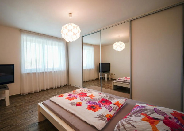 Prenájom 3ibyt s klimatiziáciou,veľkým balkónom a parkovaním