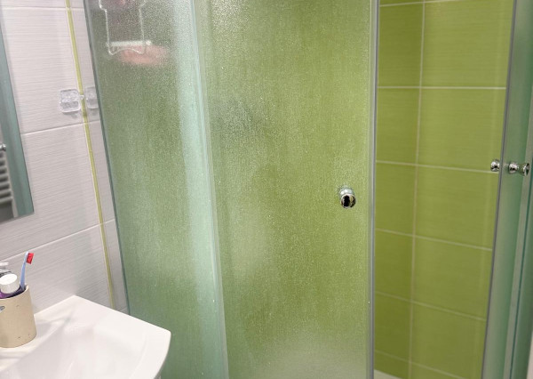 PRENÁJOM KOMPLETNE ZARIADENÝ 1-I  BYT S BALKÓNOM A PIVNICOU
