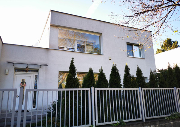 Reprezentatívna vila po kompletnej rekonštruk. v srdci Nitry