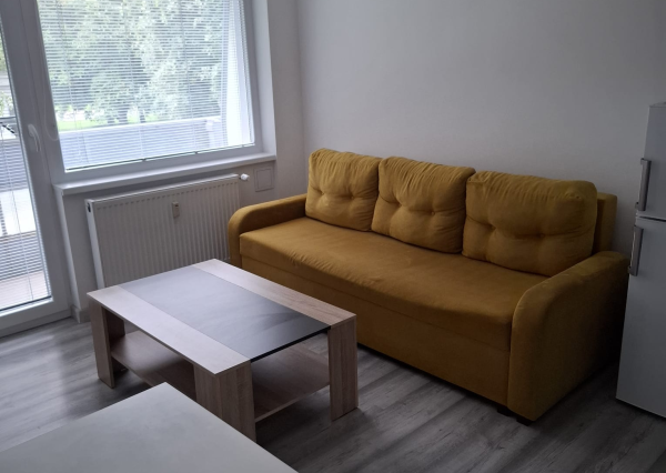 NA PRENÁJOM – 1-IZBOVÝ BYT S DVOMI BALKÓNMI  NITRA  CHRENOVÁ