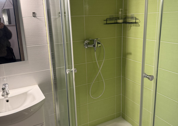 NA PRENÁJOM – VEĽKÁ GARSÓNKA S BALKÓNOM V CENTRE Nitry