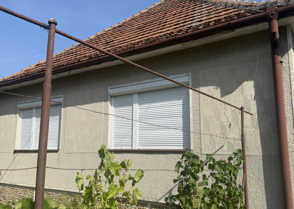 RODINNÝ DOM S 10-ÁROVOU ZÁHRADOU – ŠTITÁRE PRI NITRE