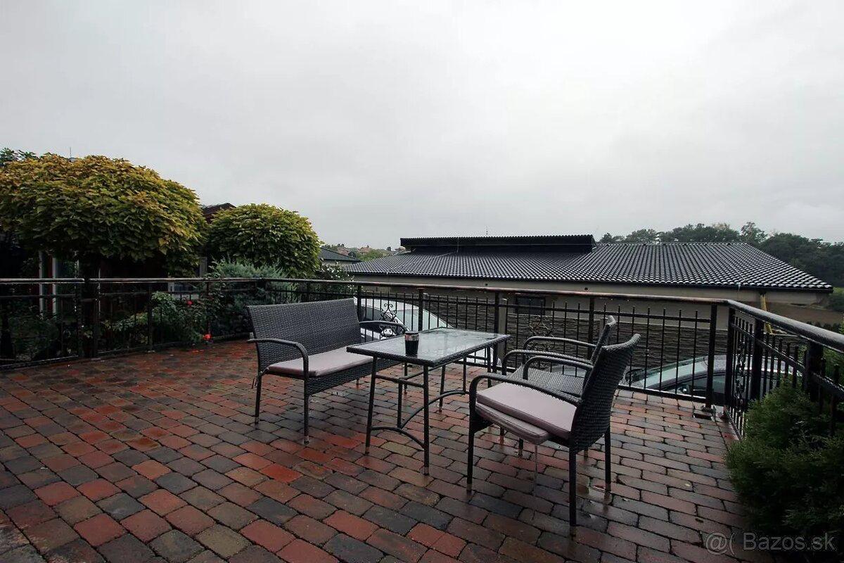 Exkluzívne na predaj - luxusný rodinný dom v Nitre na Šúdoli