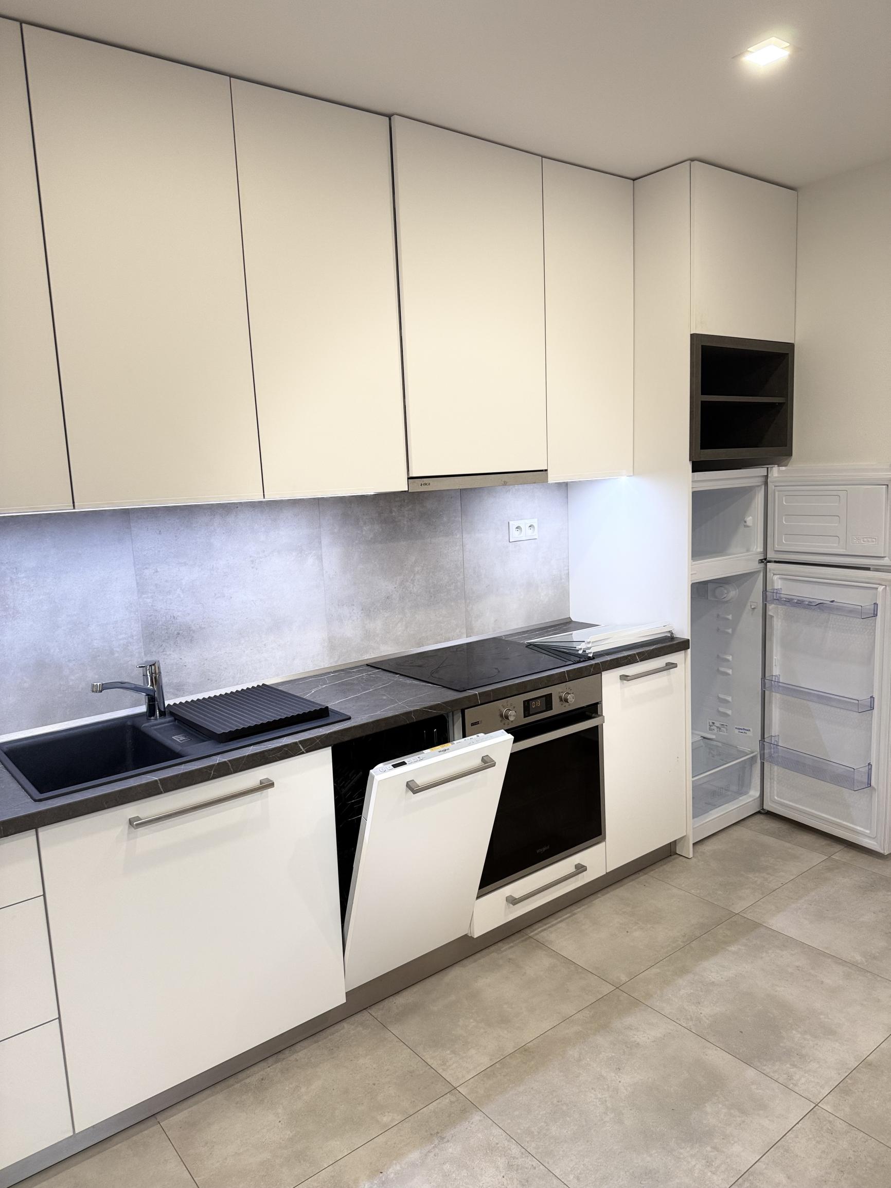 Prenájom bytu, 84 m2 so samostatným vchodom a parkovaním