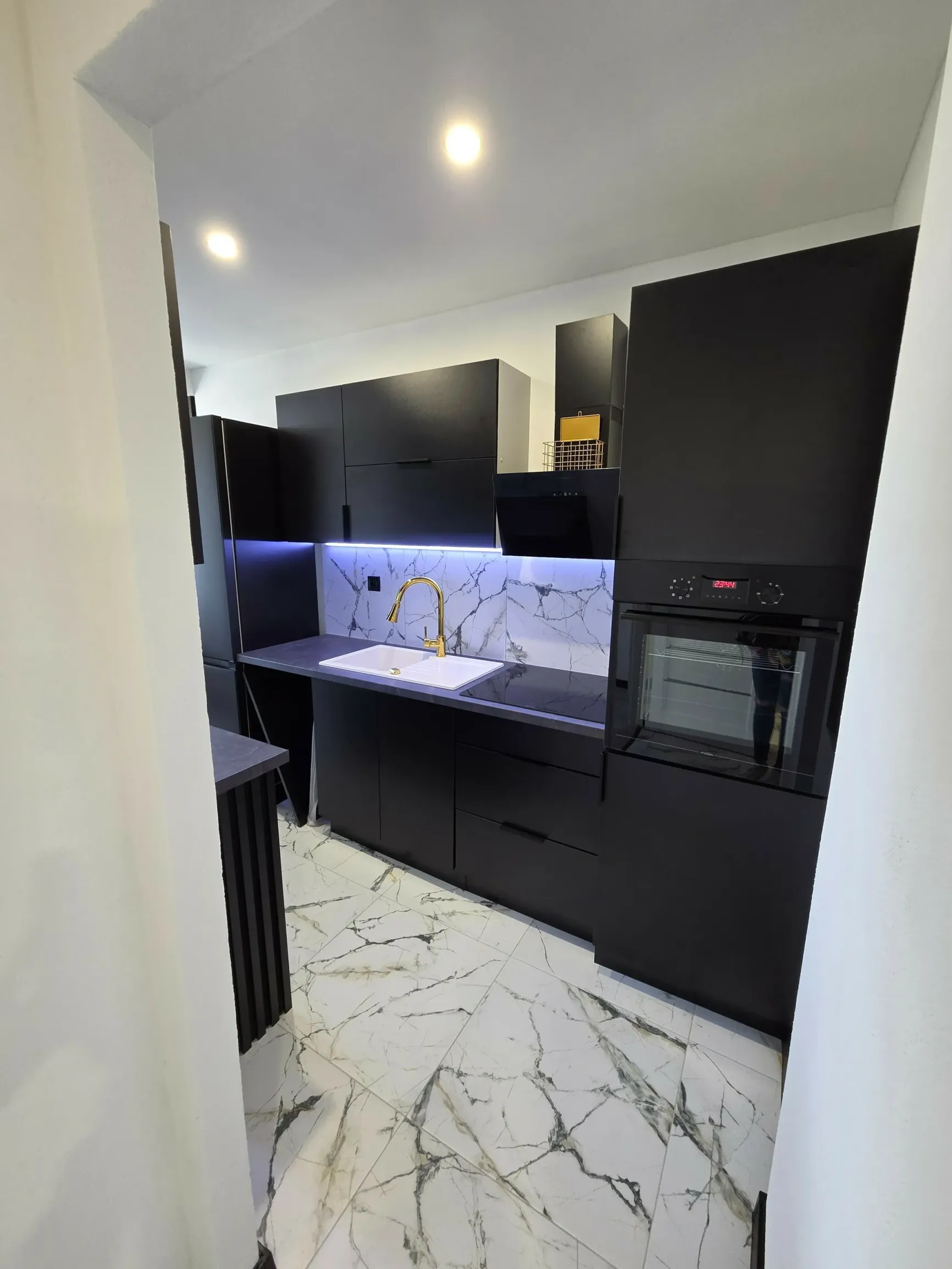 KVALITNE ZREKONŠTRUOVANÝ 3-I BYT - KLÍMA, LOGGIA A PIVNICA