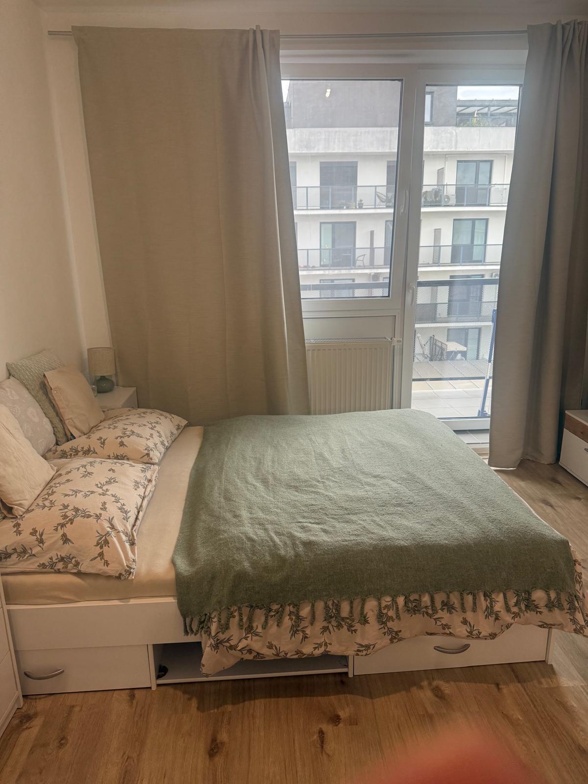 PRENÁJOM KOMPLETNE ZARIADENÝ 1-I  BYT S BALKÓNOM A PIVNICOU