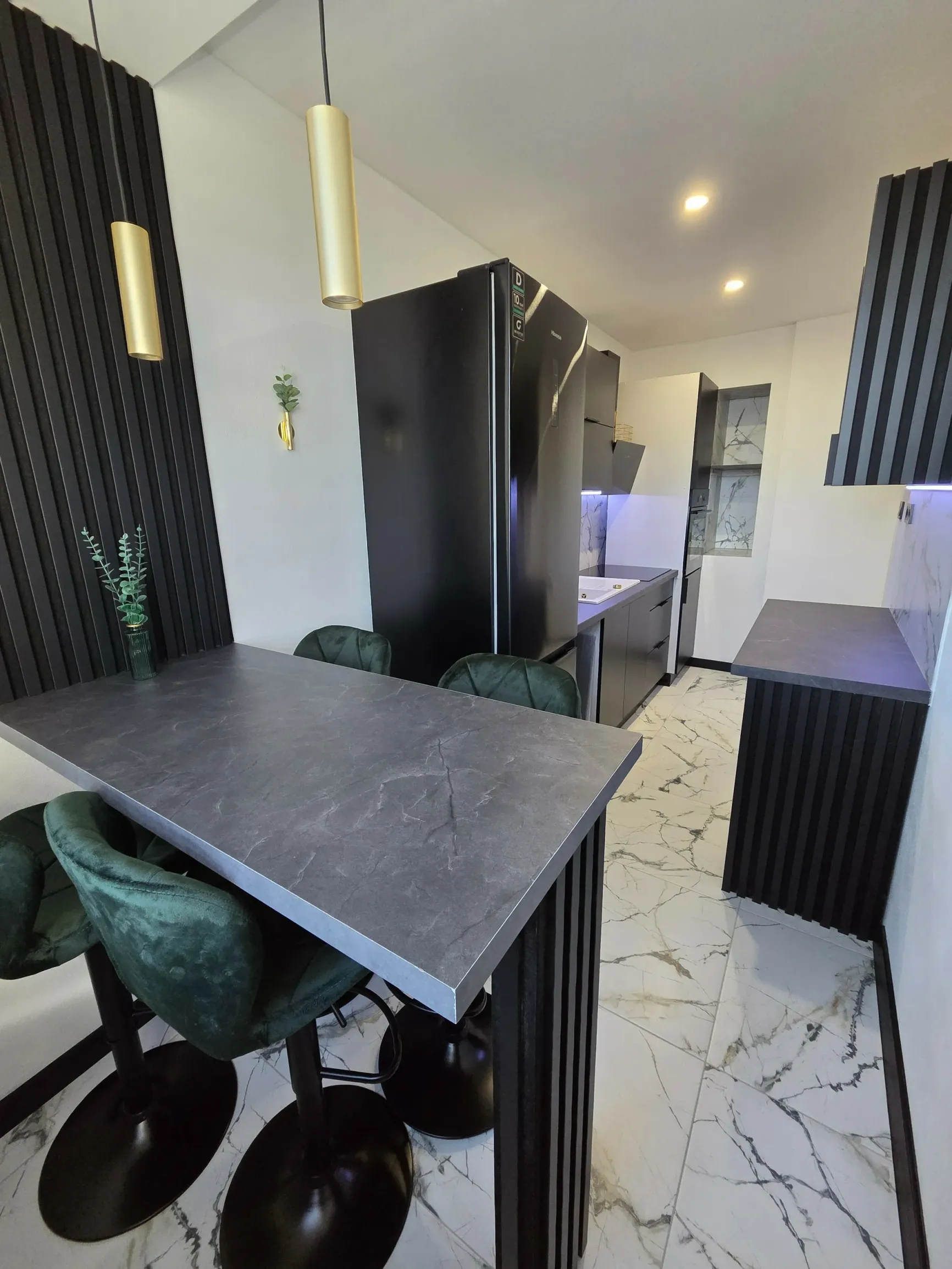 KVALITNE ZREKONŠTRUOVANÝ 3-I BYT - KLÍMA, LOGGIA A PIVNICA